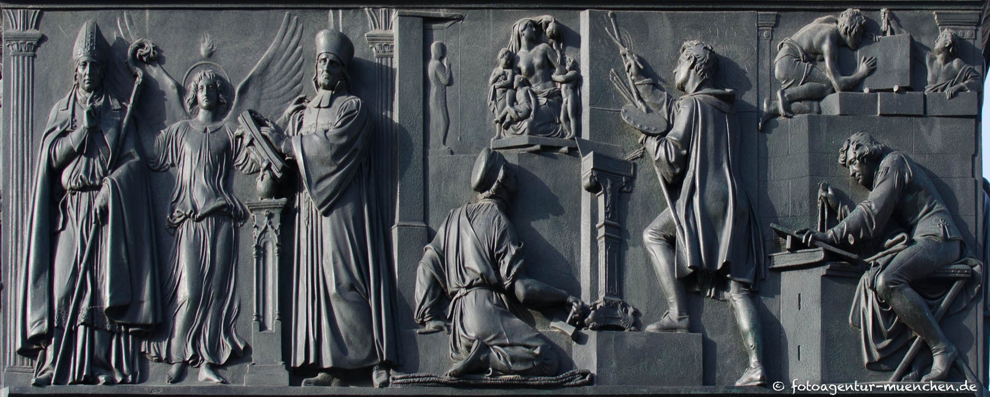 Max I. Denkmal - Relief