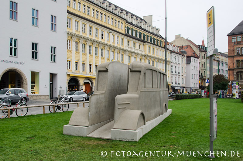 Die grauen Busse - Hoheisel Horst, Knitz Andreas – Denkmal/Kunstwerk in München