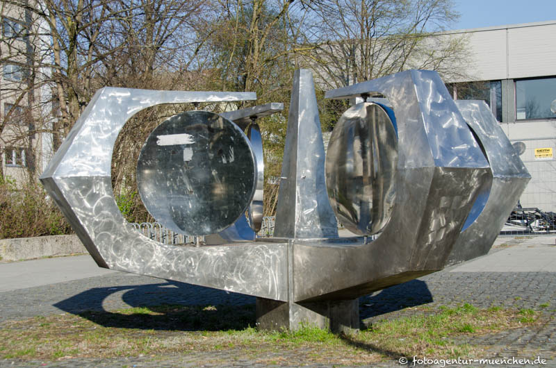 Anthony-Perkins-Brunnen - Schön Helmut Otto – Denkmal/Kunstwerk in München