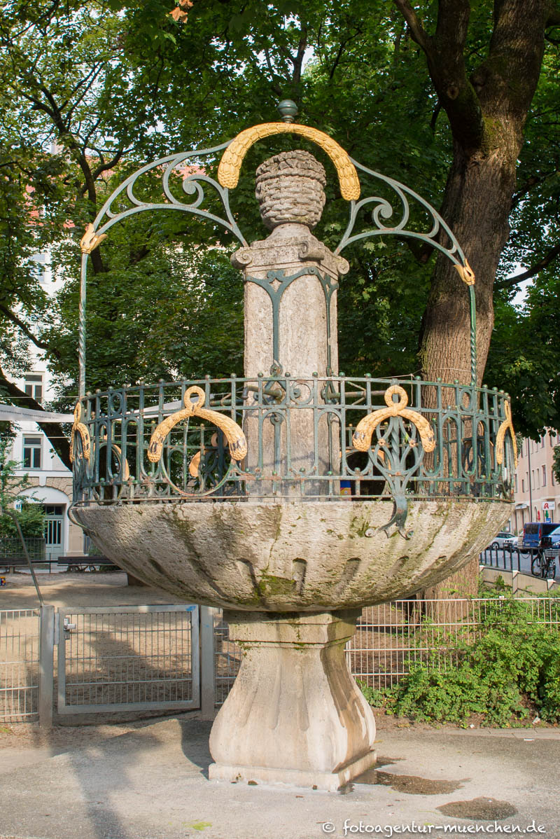 Roecklbrunnen - Delcroix Friedrich – Denkmal/Kunstwerk in München