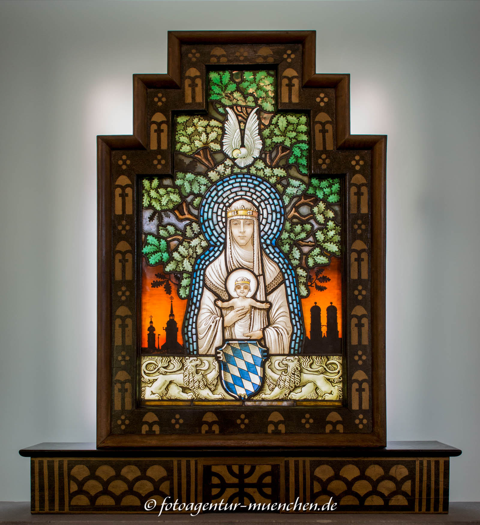 Maria mit Kind- St. Barbara
