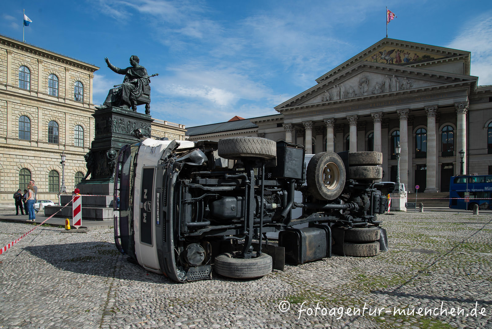 Trojanisches Pferd am Max-Joseph-Platz