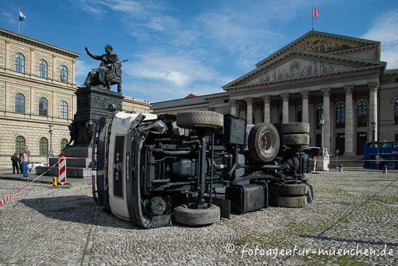Trojanisches Pferd am Max-Joseph-Platz