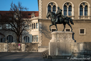 Reiterstandbild Prinzregent Luitpold