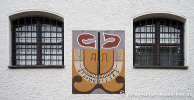 Sonnenuhr an St. Peter und Paul