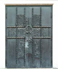 Bronzeportal des Angerklosters