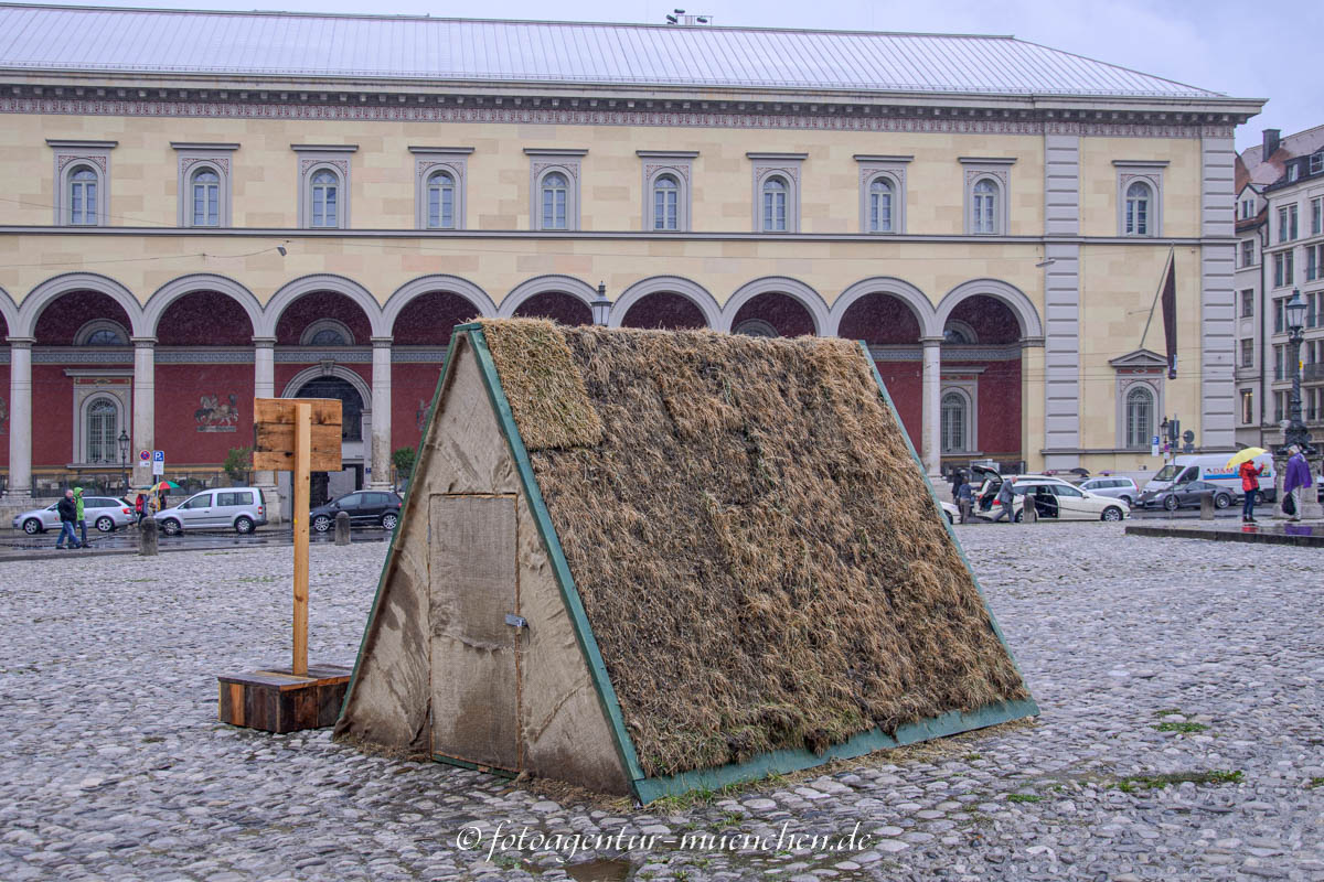Erdhütte