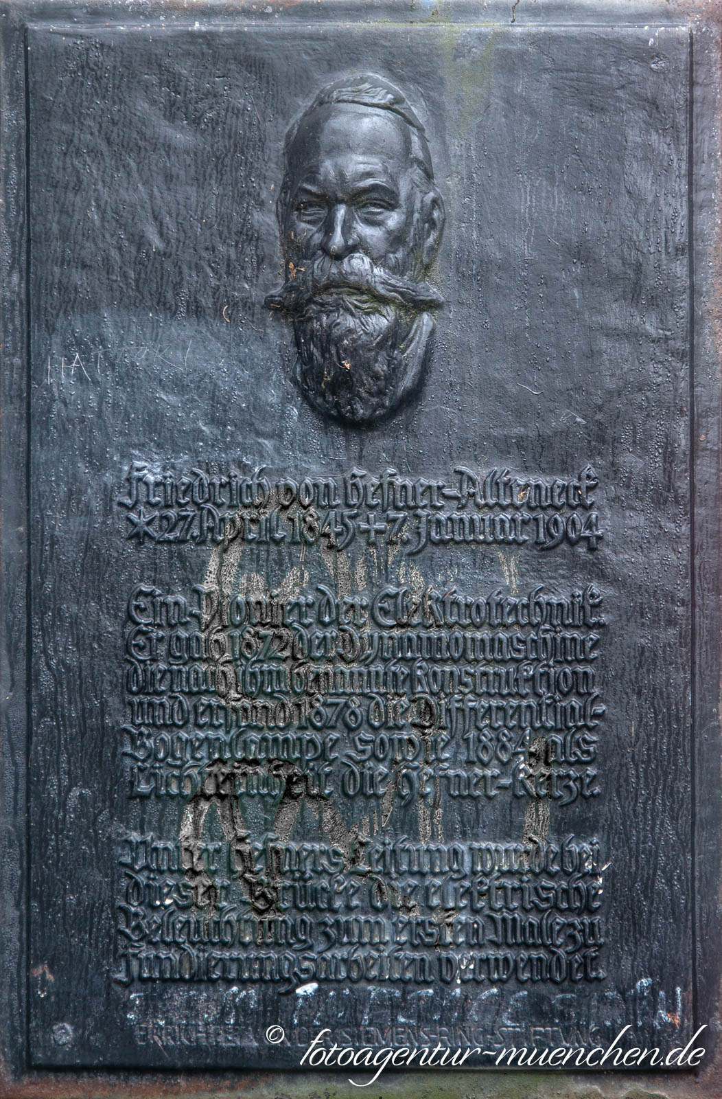 Gedenktafel - Friedrich von Hefner-Alteneck