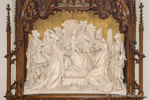 Heilig-Kreuz-Kirche - Hochrelief