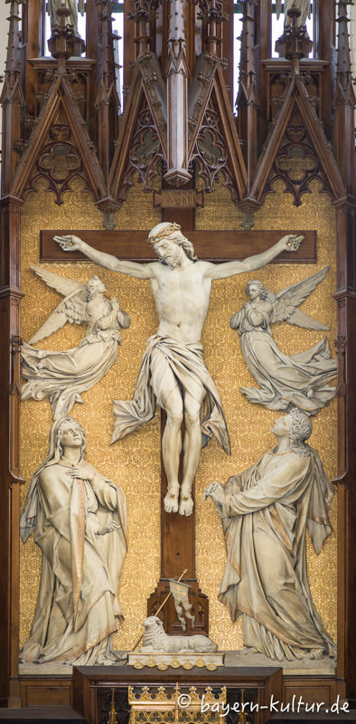 Heilig-Kreuz-Kirche - Hauptaltar