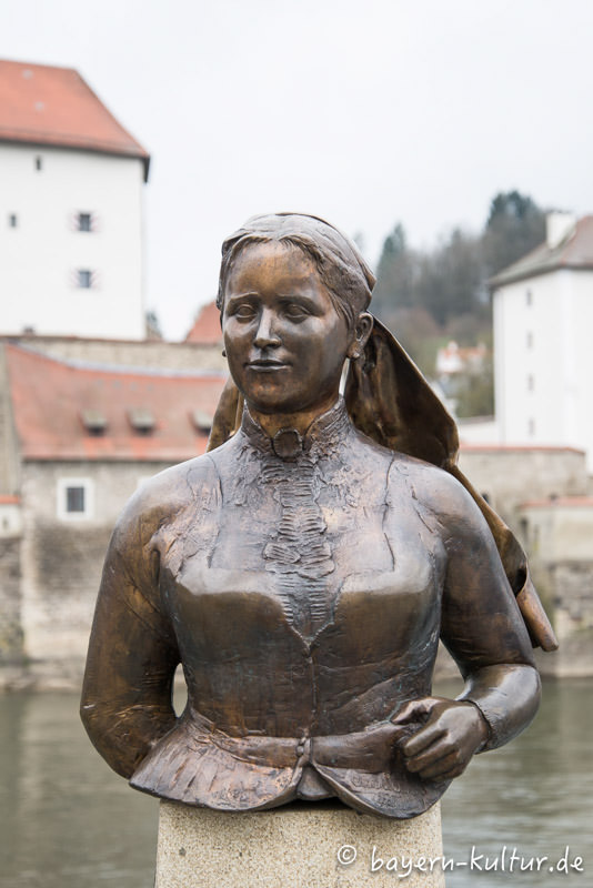 Büste der Emerenz Meier
