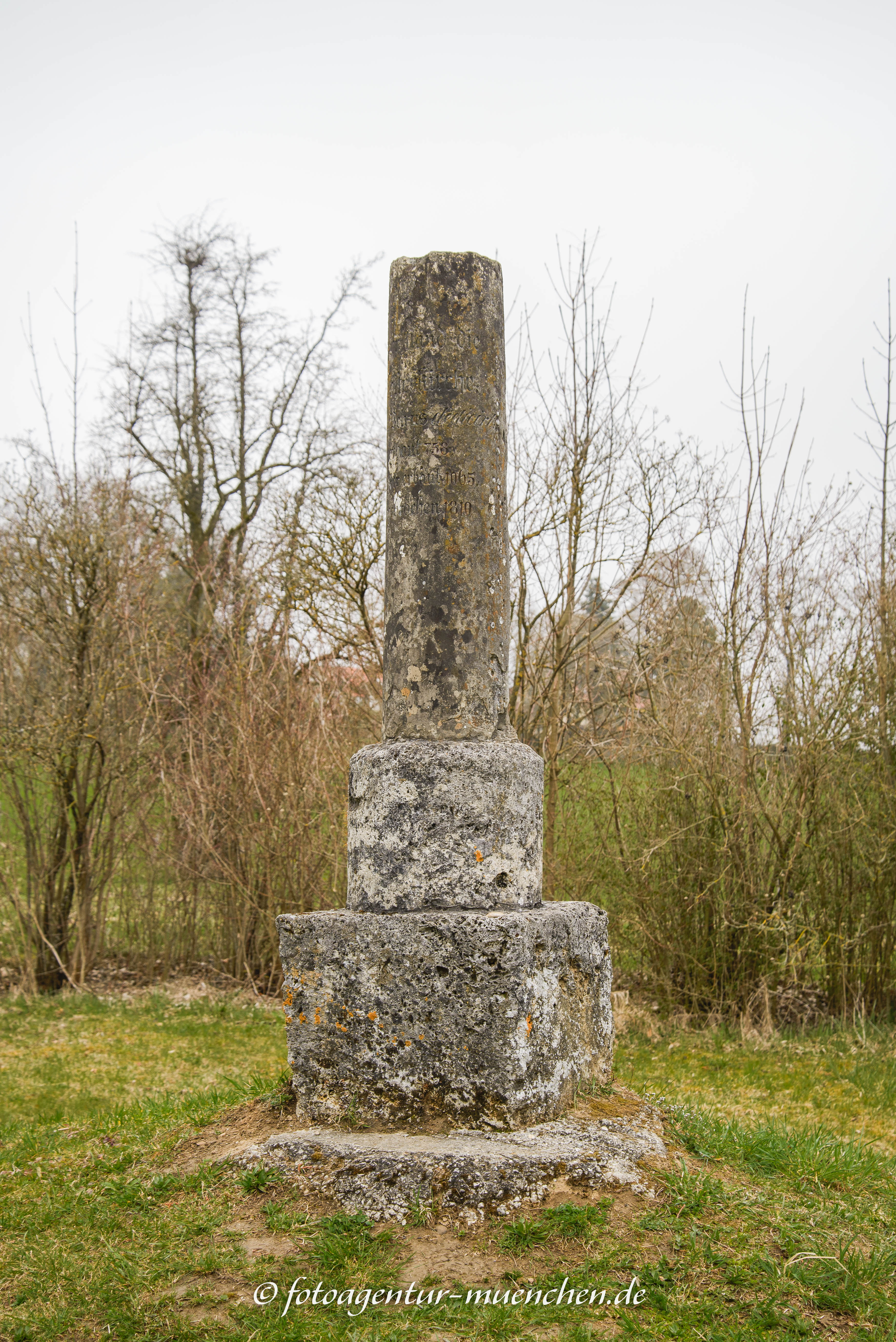 Gedenksäule - ehemalige Klosterkirche St. Peter 