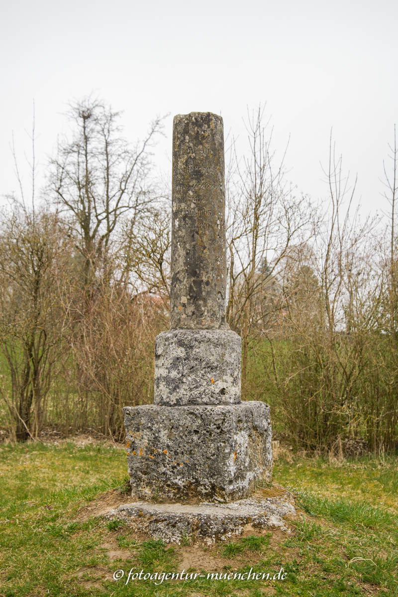 Gedenksäule - ehemalige Klosterkirche St. Peter