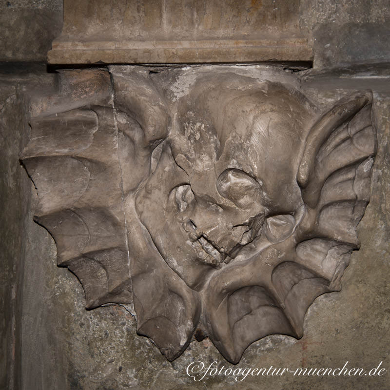 Geflügelter Totenkopf