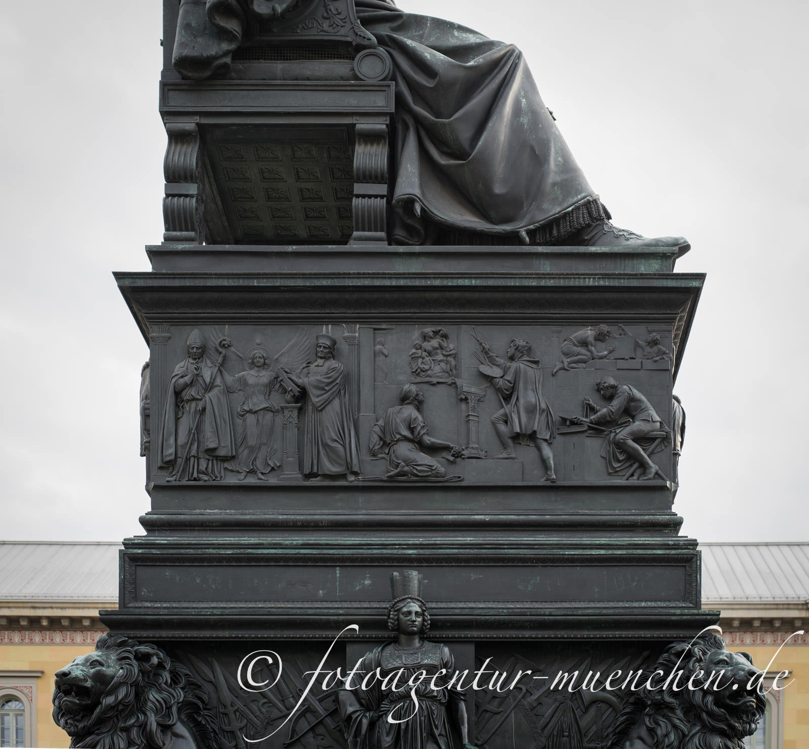 Relief - Förderung der Religion und der Künste