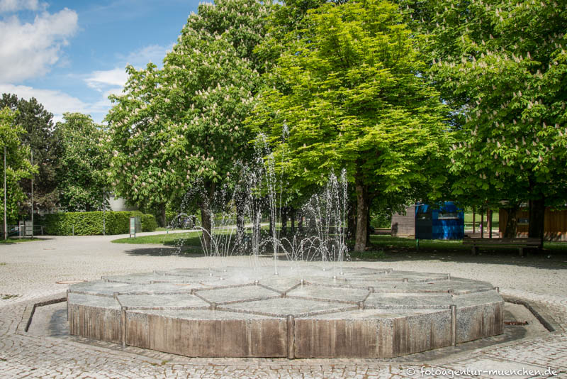 Sternbrunnen - Rucker Hans – Denkmal/Kunstwerk in München
