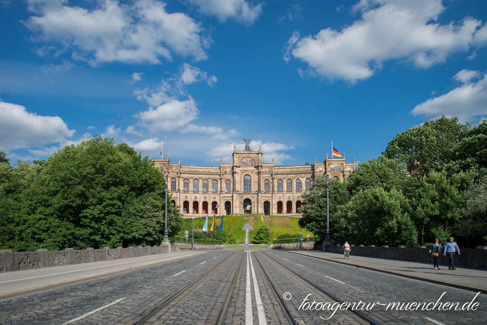 Maximiliansbrücke und Maximilianeum