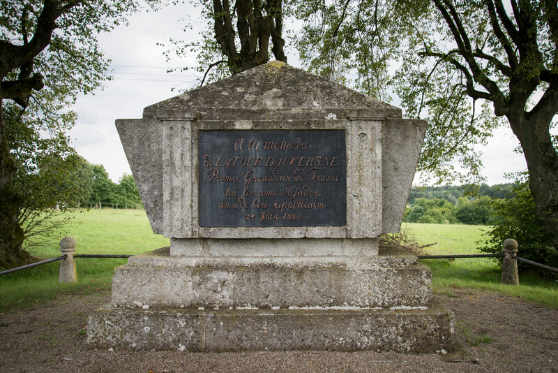 Latour-Denkmal