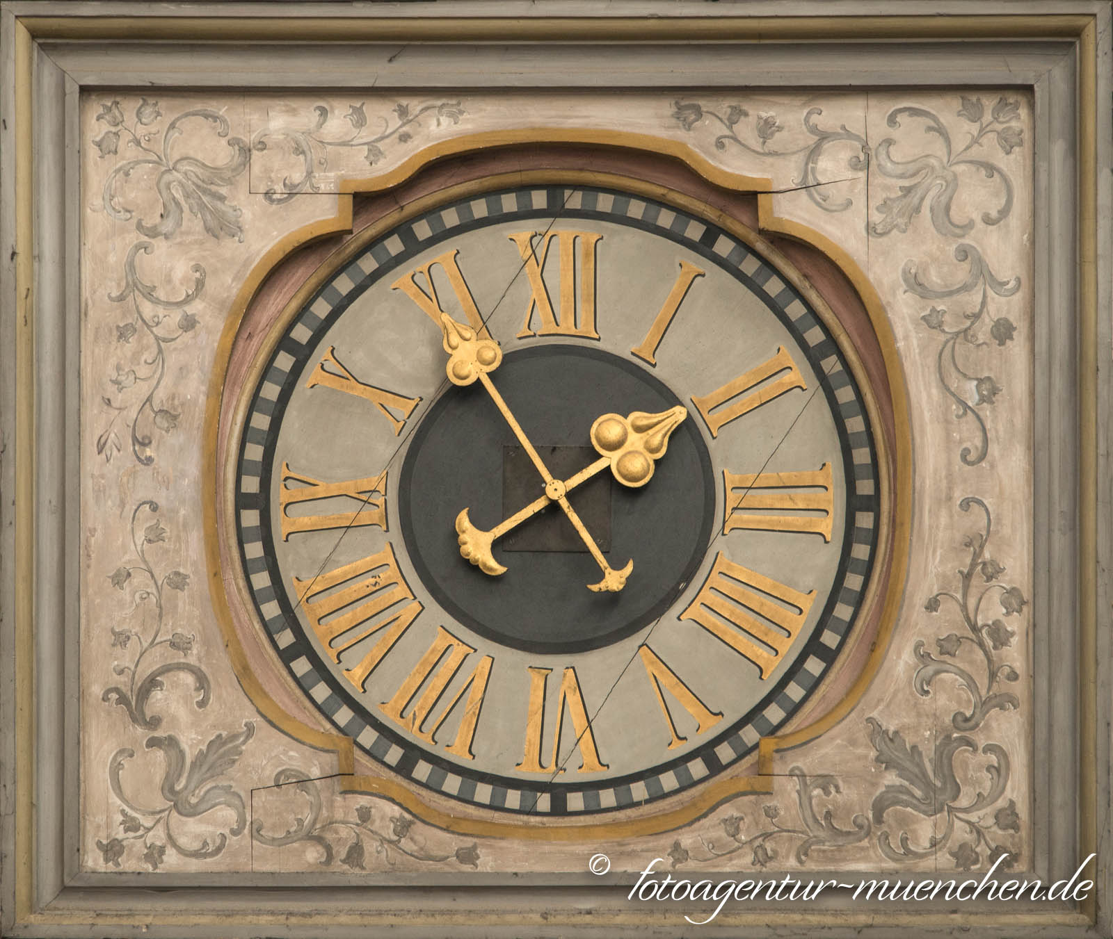 Uhr im Alten Peter