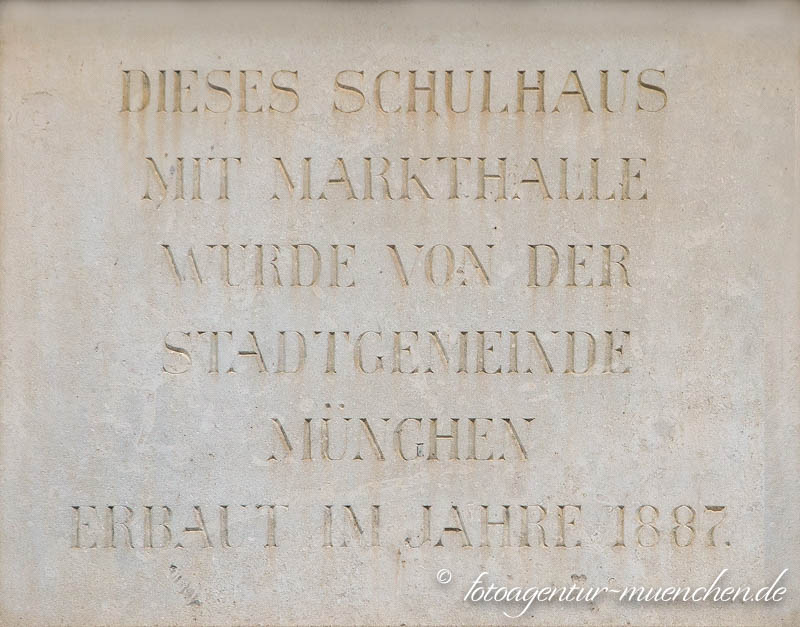 Gedenktafel - Schulhaus/Markthalle - Loewel Friedrich – Denkmal/Kunstwerk in München
