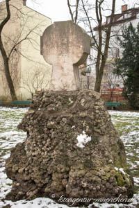 Gedenkkreuz für den Alten Schwabinger Friedhof