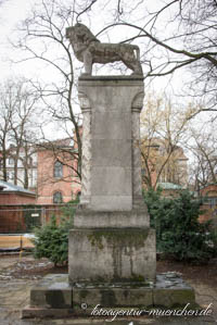 Kriegerdenkmal: Kriegerdenkmal - St. Ursula
