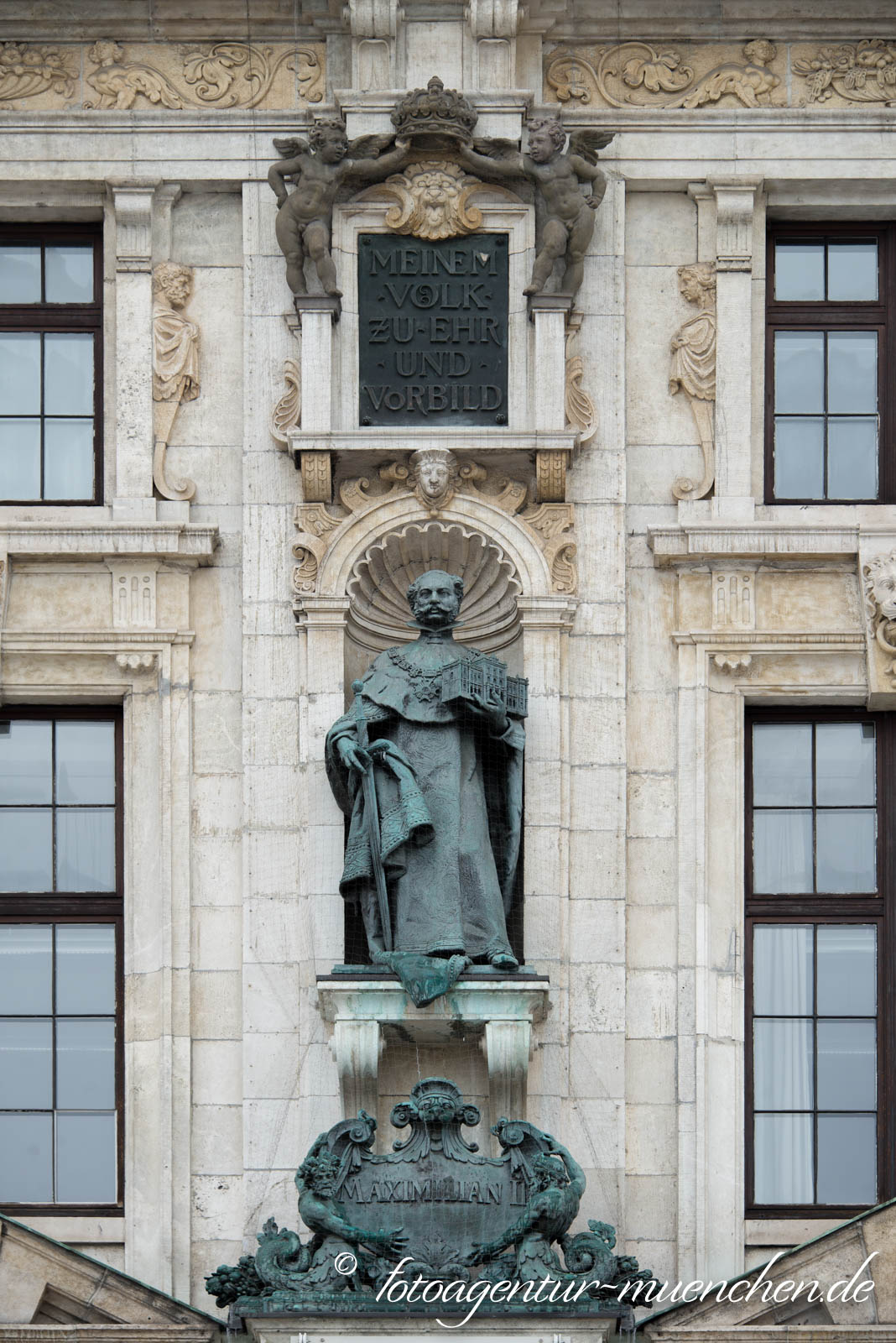Bayerisches Nationalmuseum -Denkmal