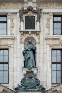 Gerhard Willhalm – Bayerisches Nationalmuseum -Denkmal