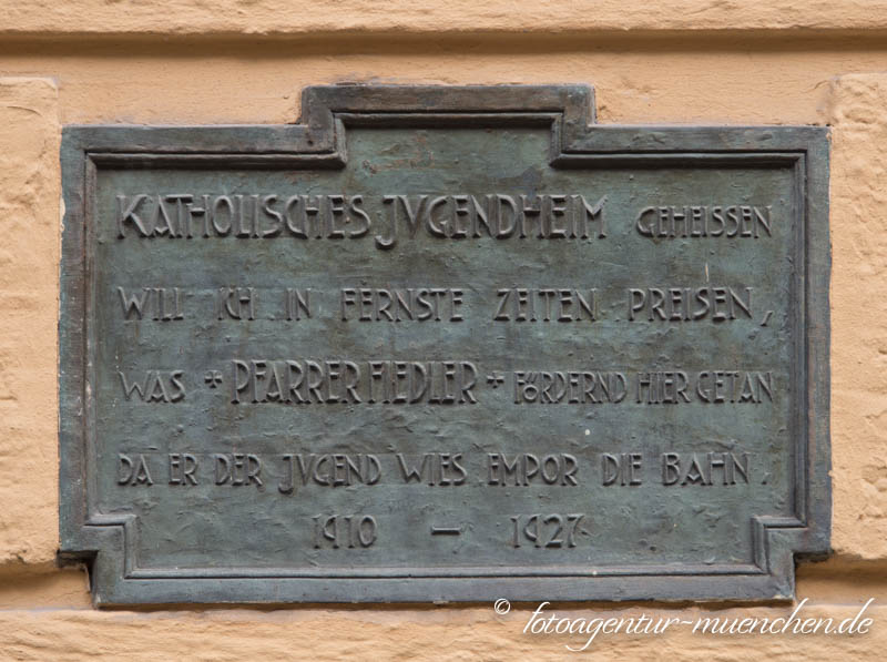 Katholisches Jugendheim - Fiedler Anton – Denkmal/Kunstwerk in München