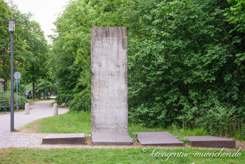 Berliner Mauer - Hoppe Joachim Maria, Karpat Berkan, Ludwig Rainer – Denkmal/Kunstwerk in München