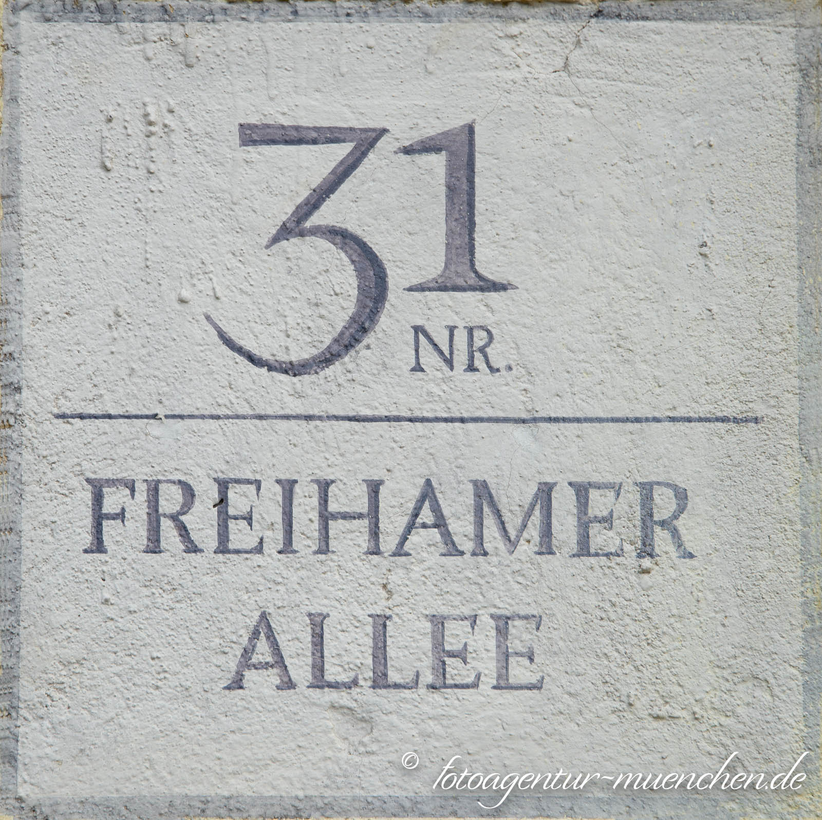 Hausnummer - Freihamer Allee