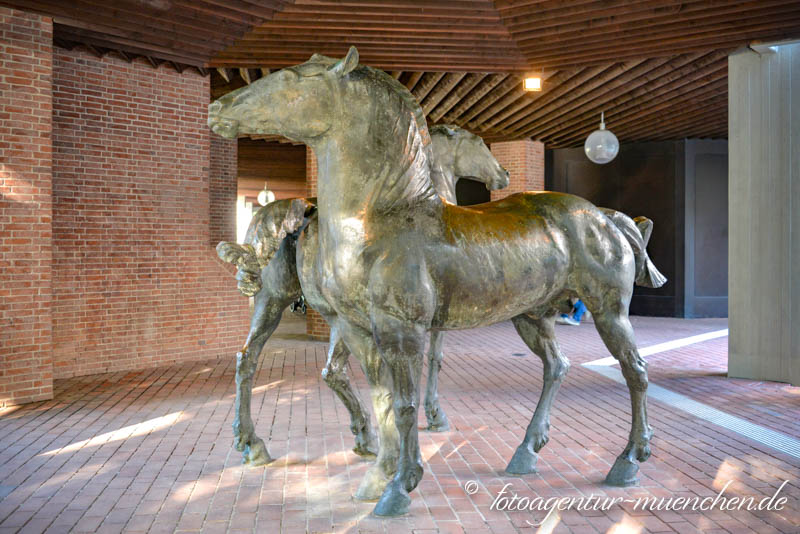 Zwei Bronzepferde - Nageler Claus – Denkmal/Kunstwerk in München