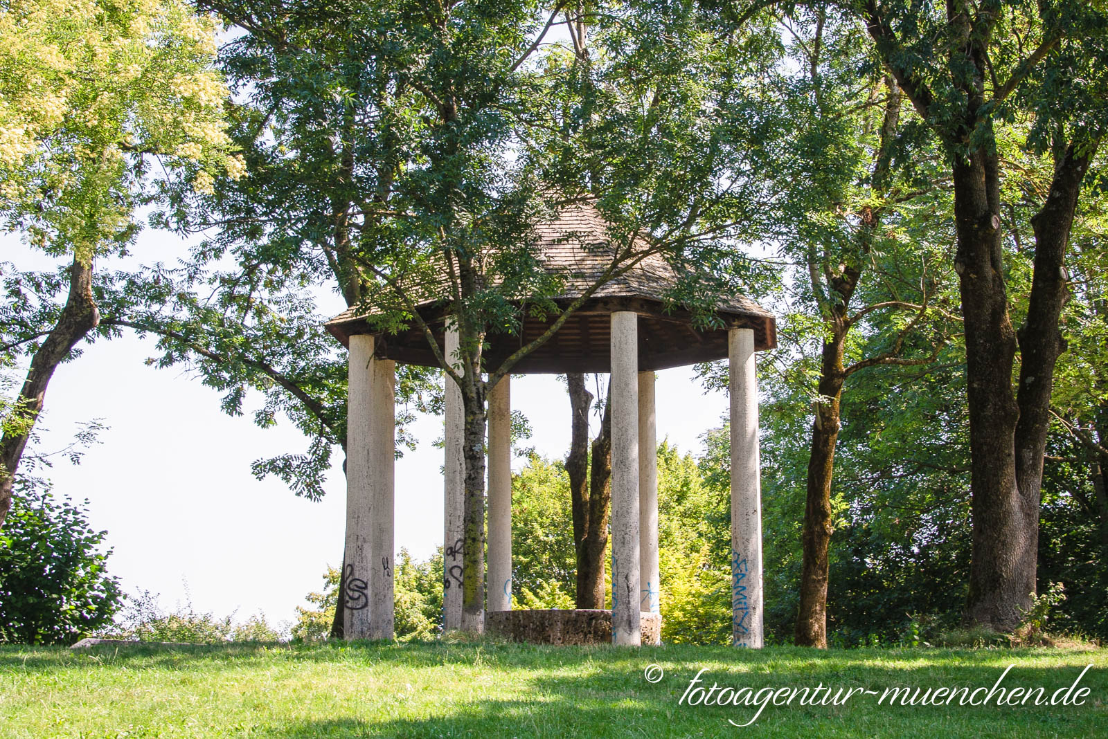 Rundpavillon auf dem Neuhofener Berg