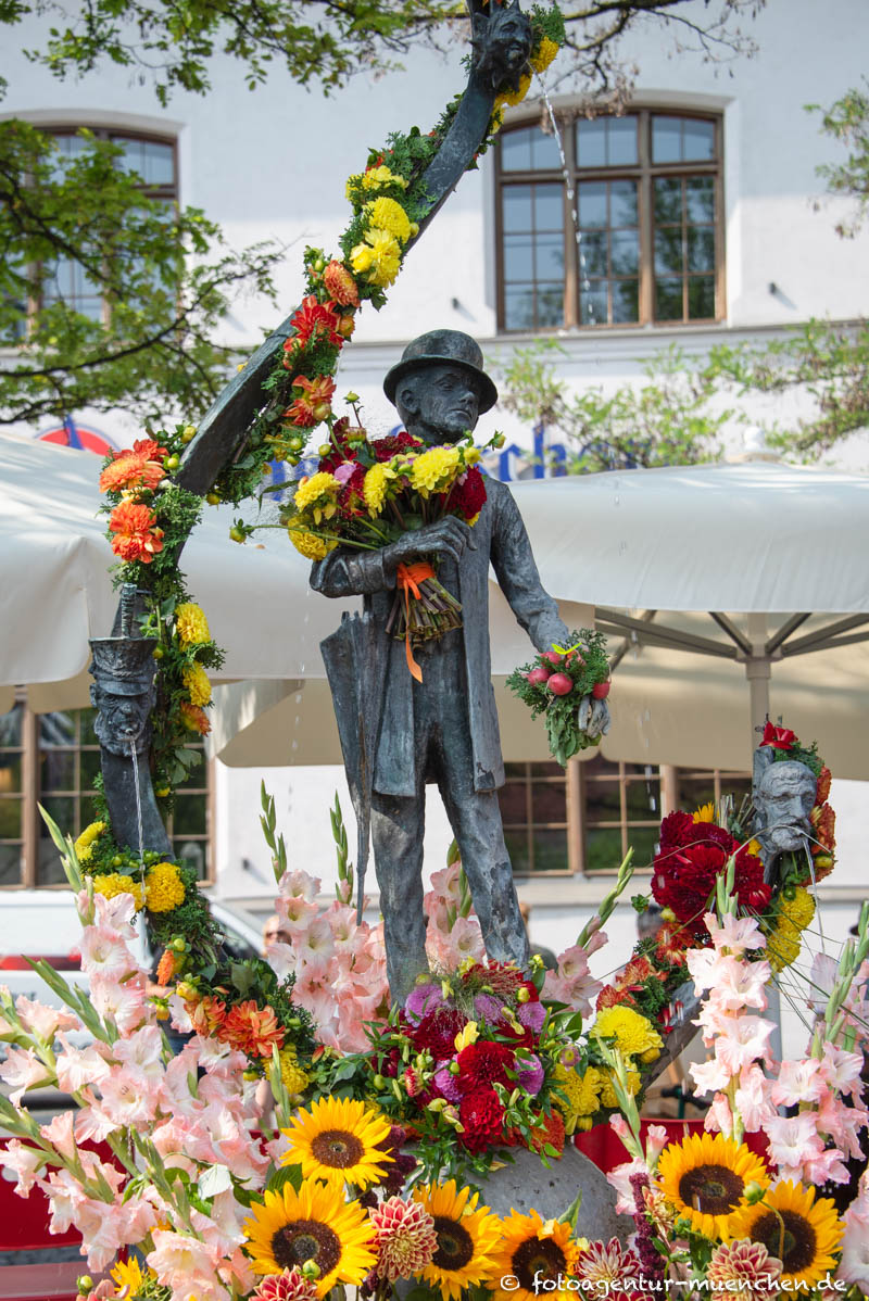 Karl-Valentin-Brunnen - Rauch Ernst Andreas – Denkmal/Kunstwerk in München