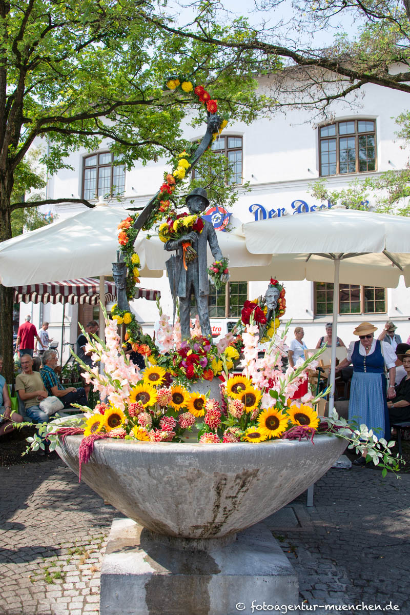 Karl-Valentin-Brunnen
