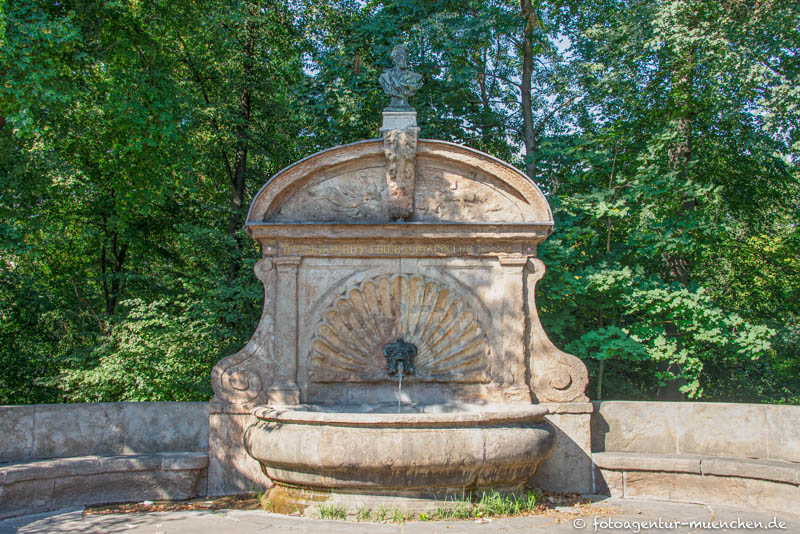 Bürgermeister-Erhardt-Brunnen - Hocheder Carl  d. Ä. – Denkmal/Kunstwerk in München