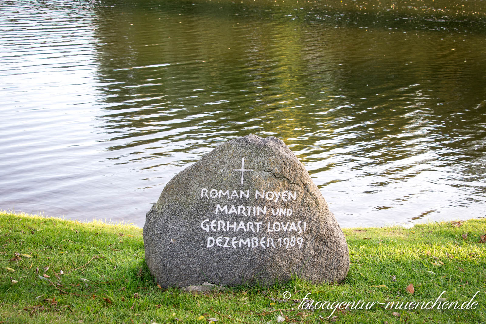 Gedenkstein für drei Buben