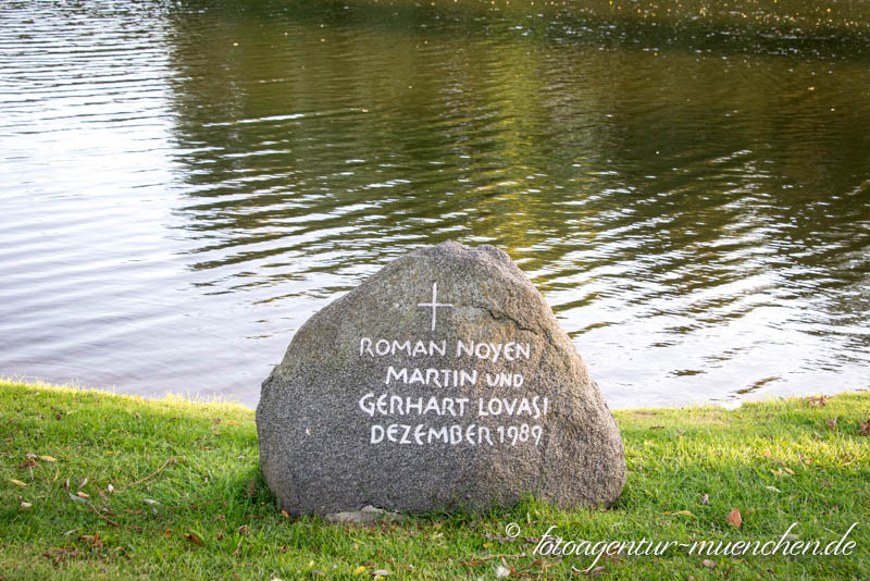 Gedenkstein für das Unglück am Olympiasee – Denkmal/Kunstwerk in München