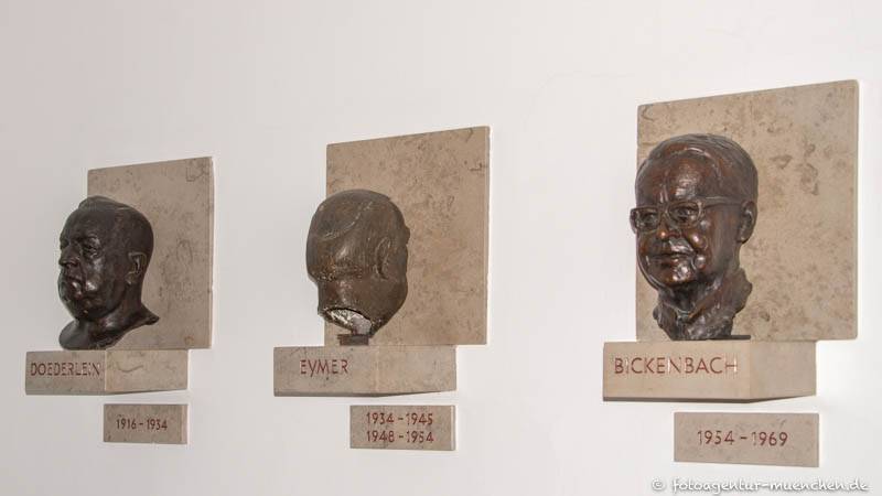 Büsten - Leiter der Frauenklink Maistraße – Denkmal/Kunstwerk in München