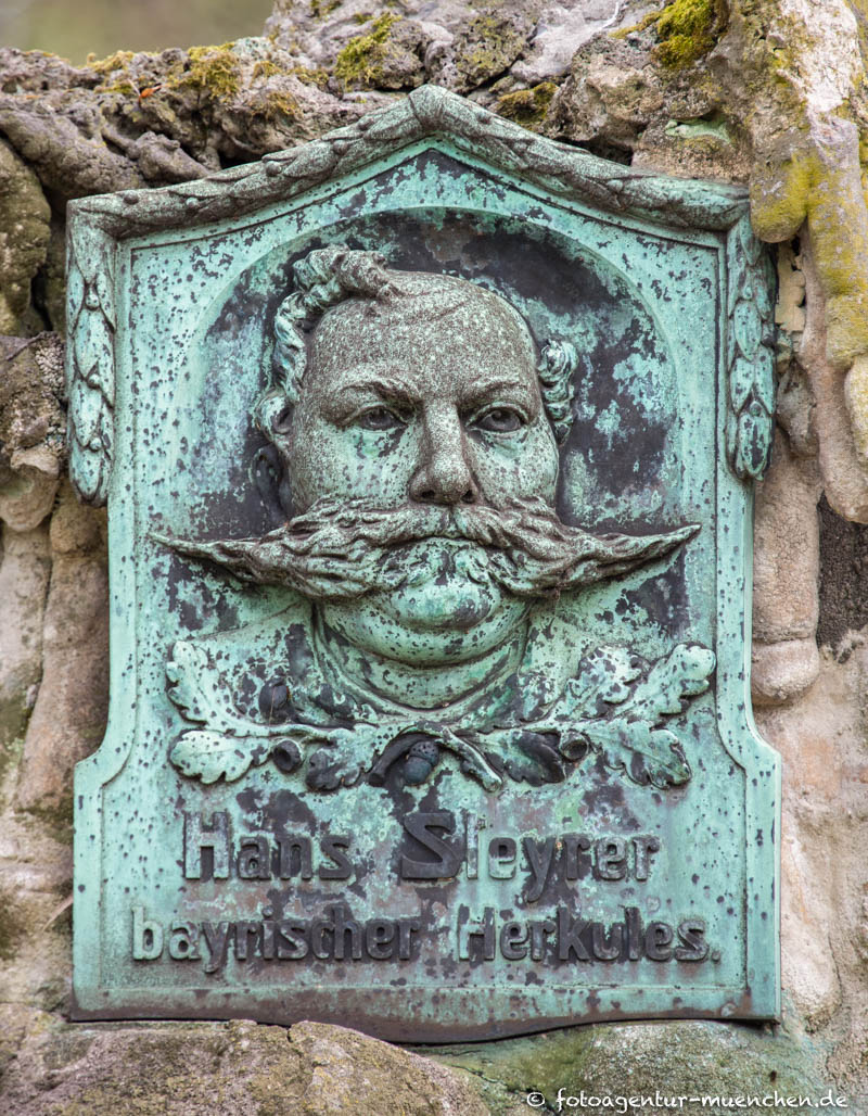 Grab - Ostfriedhof