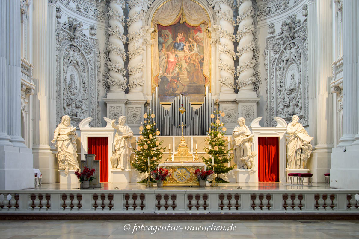 Theatinerkirche - Innenraum