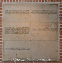 Gerhard Willhalm – Grabplatten 2 - Gruft in der Frauenkirche