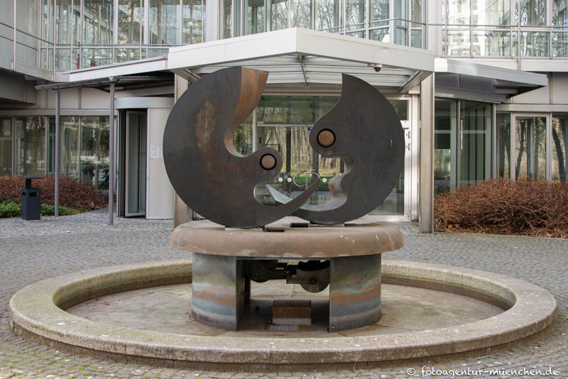 Ying-Yang-Brunnen - Wesendonck Otto – Denkmal/Kunstwerk in München