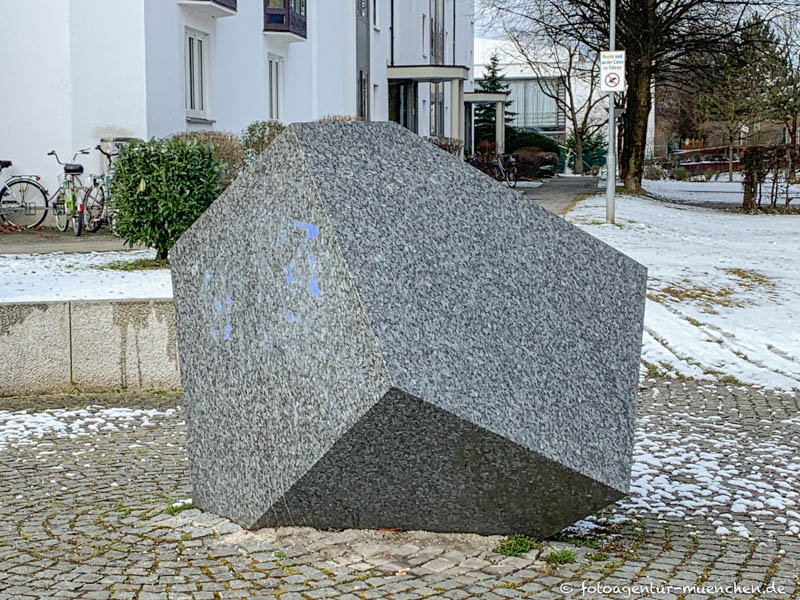 Prisma - Peters Herbert – Denkmal/Kunstwerk in München