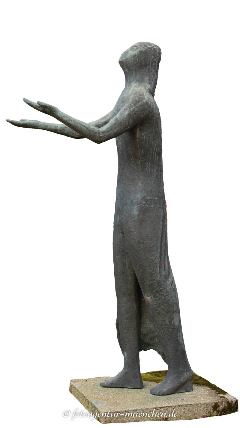 Stehende Figur mit ausgestreckten Armen 