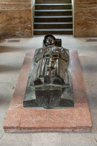 Kriegerdenkmal: Der Gefallene Soldat - Bleeker Bernhard