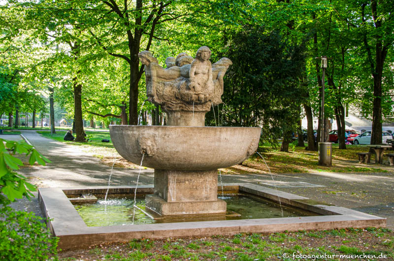 Nymphenbrunnen - Dietz Elmar – Denkmal/Kunstwerk in München