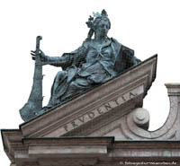 Liegefigur - Prudentia