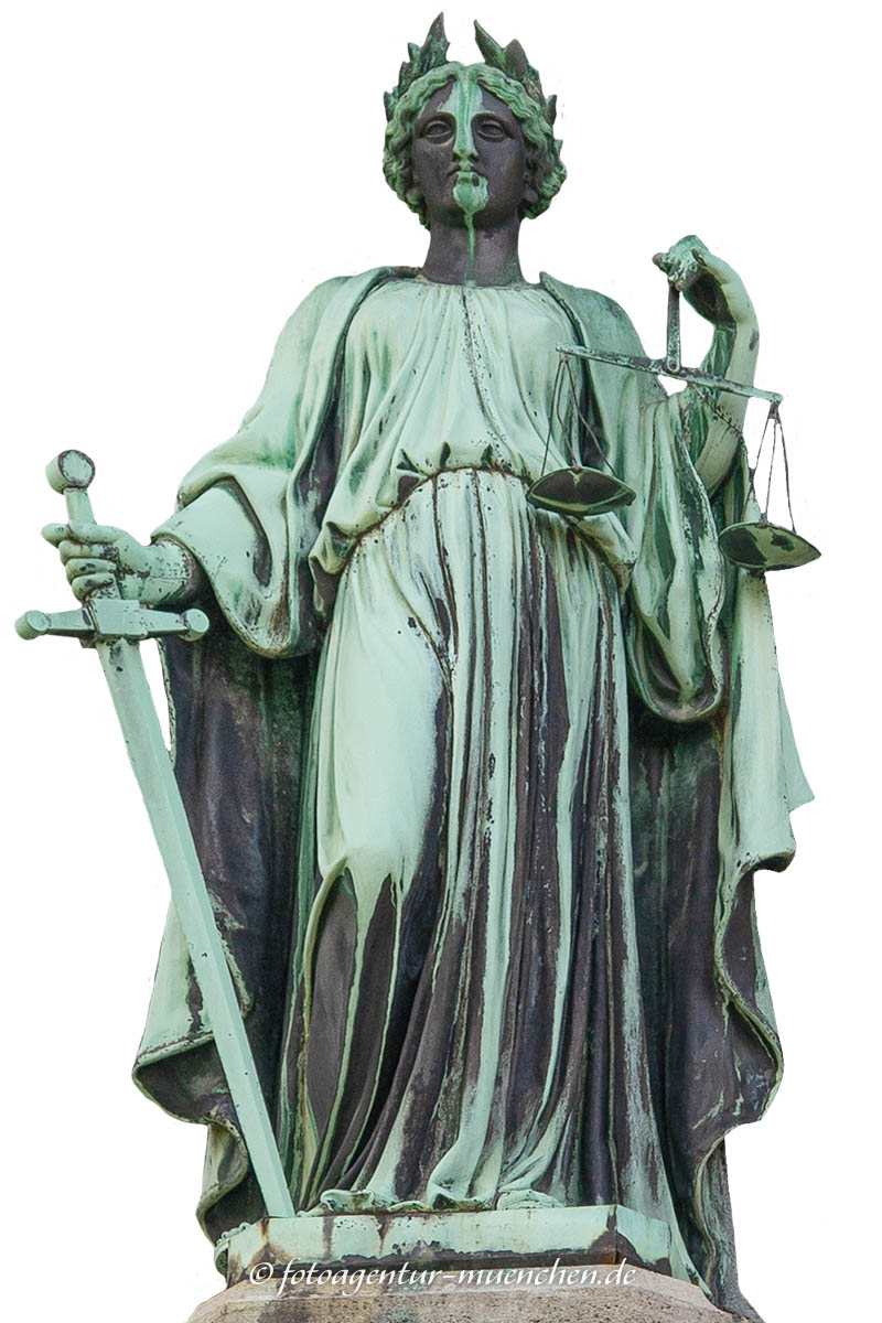 Justitia - Landratsamt München