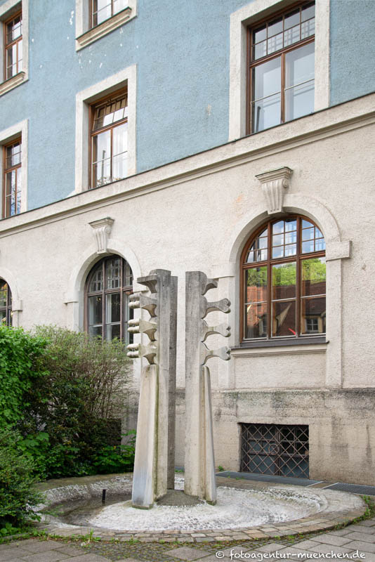 Echo der Maraihilfkirche - Spreng Blasius – Denkmal/Kunstwerk in München